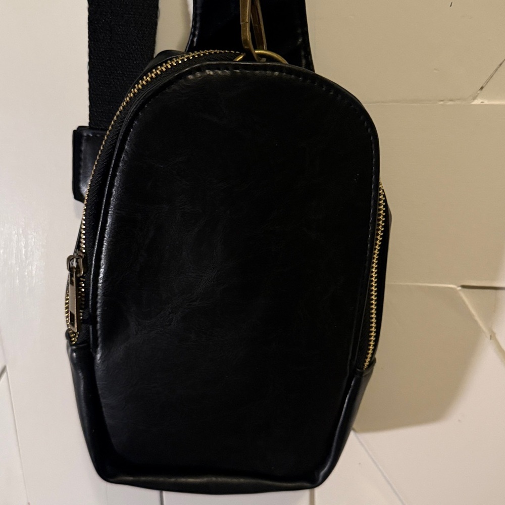Cross body bag with vibrant native strap - Picture 3 of 15